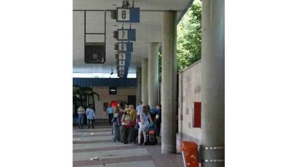 La sangría de jóvenes parece tener visos de continuar, según el INE