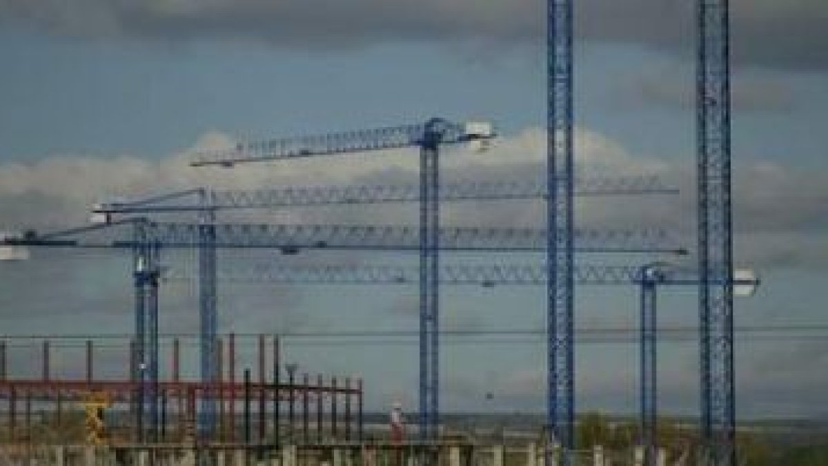 Los ciclos en el sector de la construcción repercuten directamente en el resto de la actividad econó