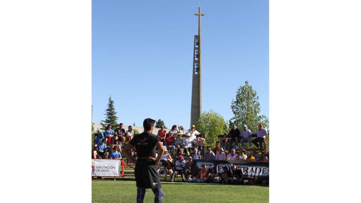 A pie del Santuario alzado por ‘Fray Curro’ se inicia triple cita.