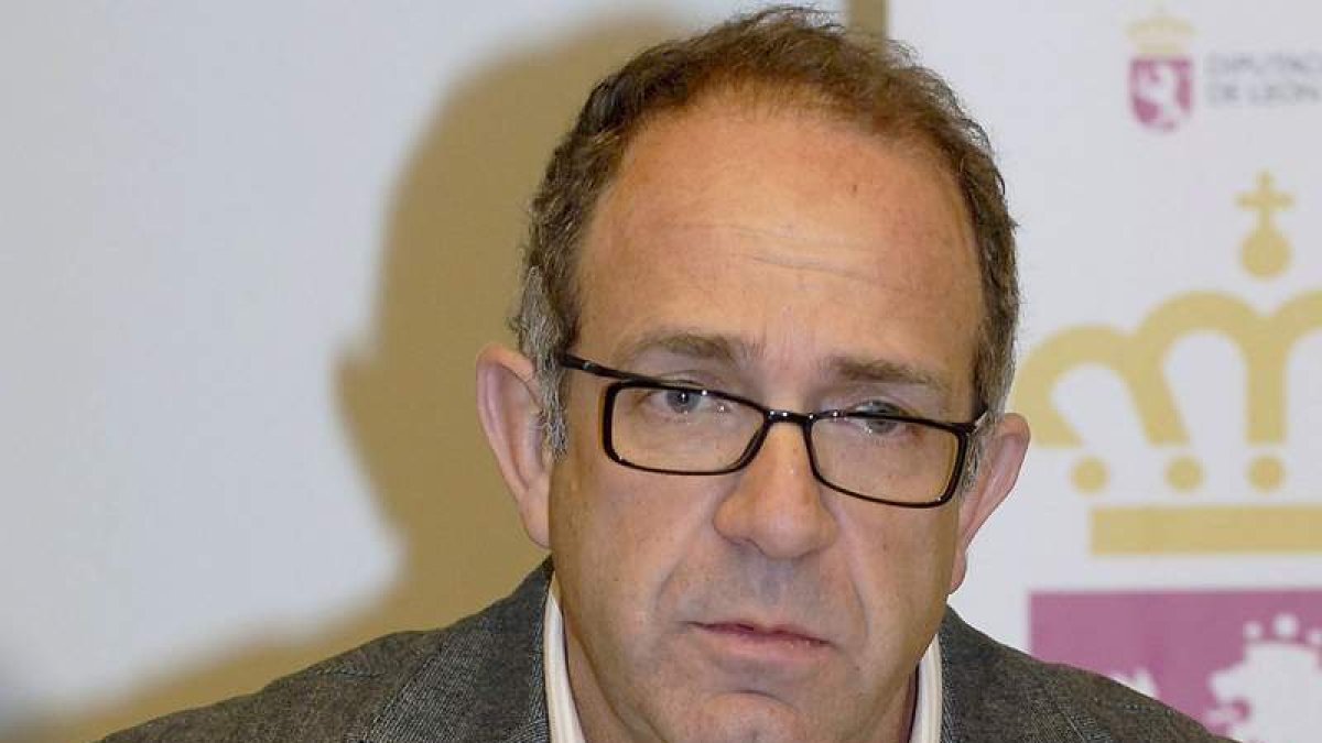 El presidente de la Federación Española, López Cerrón.