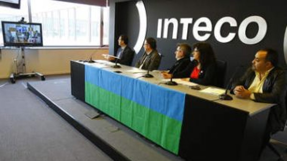 Un momento de la videoconferencia desde el Inteco con el Ayuntamiento de Córdoba.