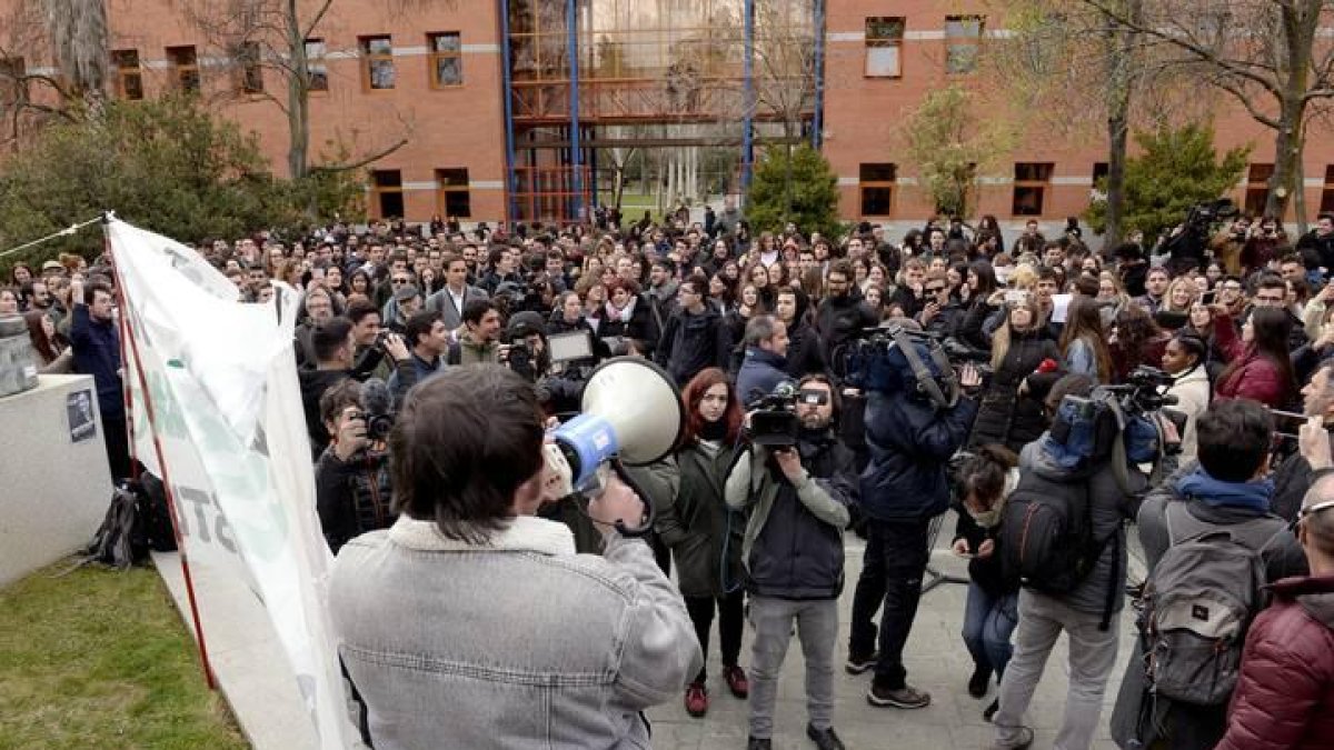 Imagen de la manifestación de los alumnos de la Rey Juan Carlos