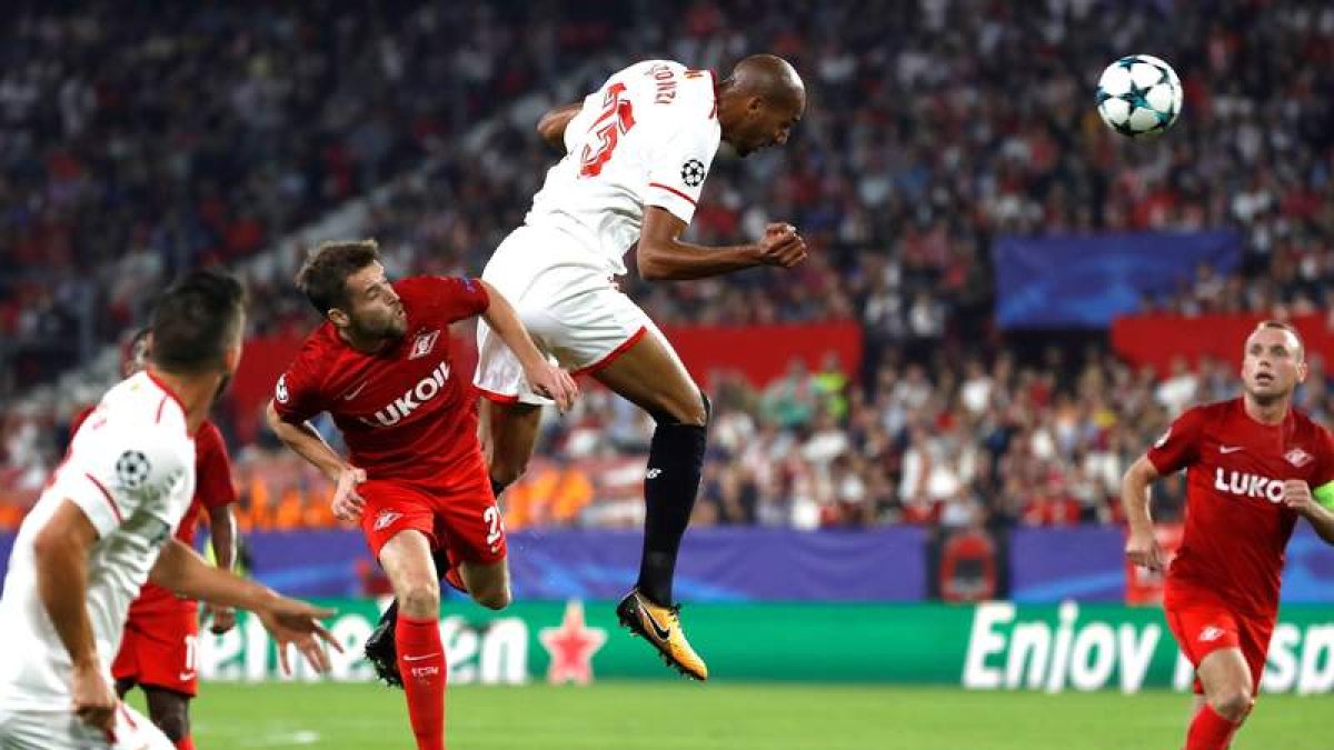 El Sevilla se mostró mucho más consistente que el Spartak Moscú en el Sánchez Pizjuán. MUÑOZ