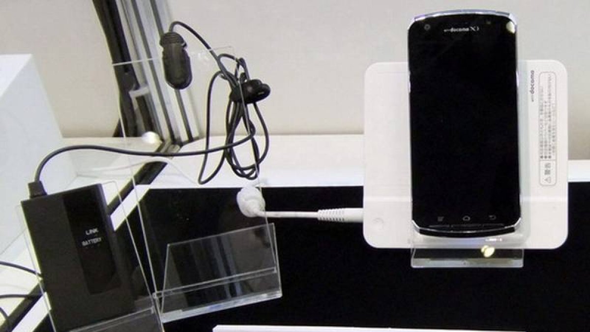 Aparato desarrollado por Fujitsu que, conectado a un 'smartphone', alerta a los conductores que se duerman al volante.