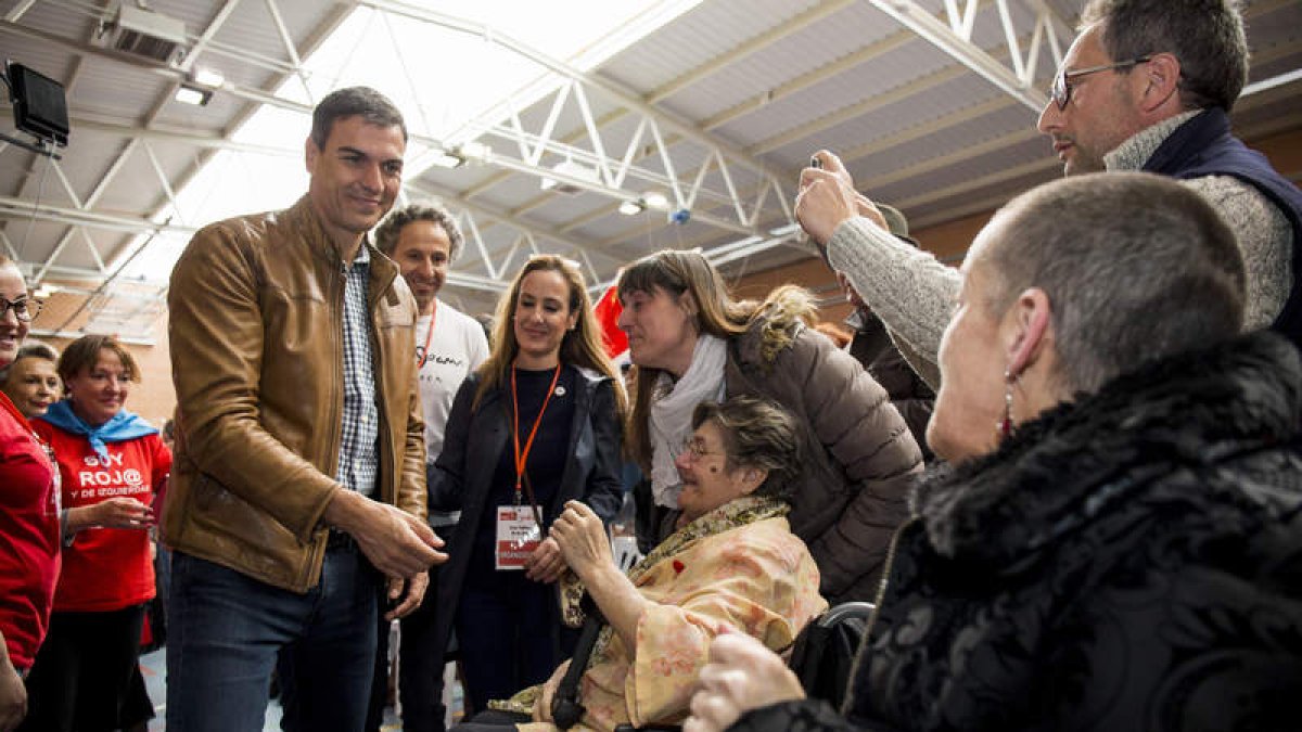 Pedro Sánchez visitó León a finales del pasado mes de abril. FERNANDO OTERO PERANDONES