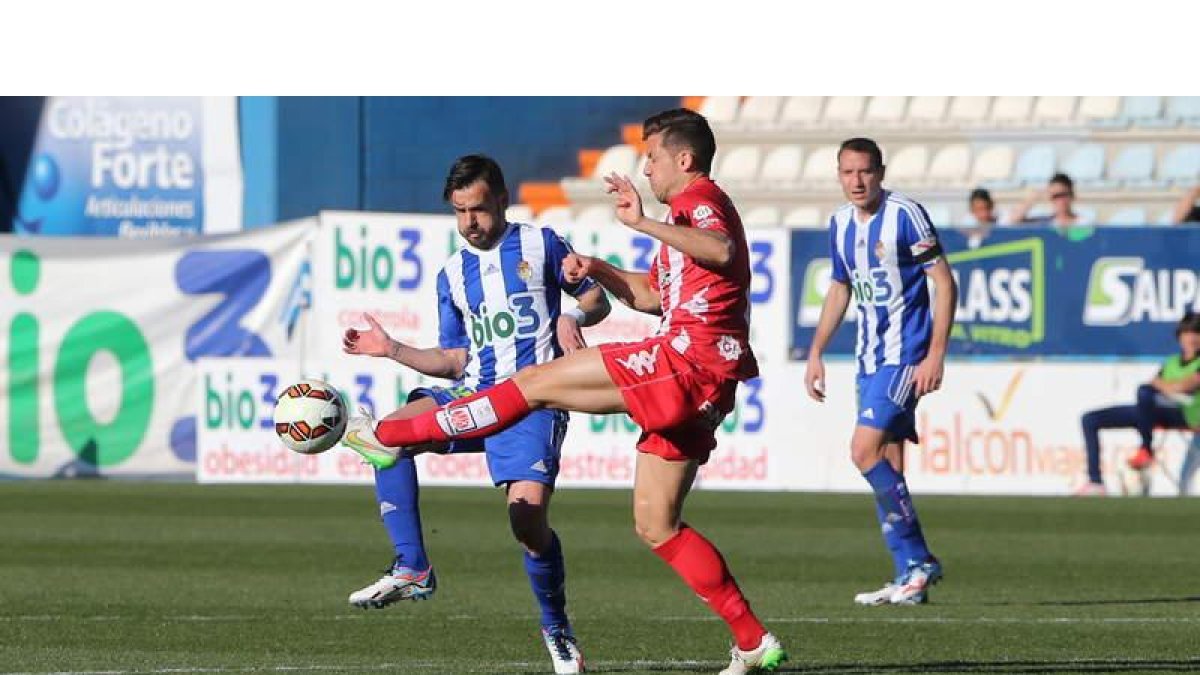 Jonathan Ruiz, en el duelo ante el Girona FC de este año
