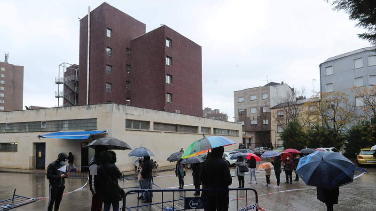 Ponferrada tiene un alto índice de positividad en los test de antígenos. L. DE LA MATA