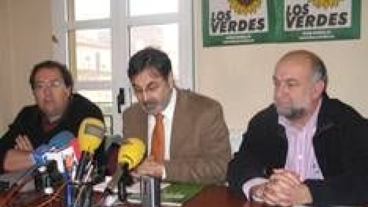 Jesús, David Hammerstein y Roberto López en la rueda de prensa