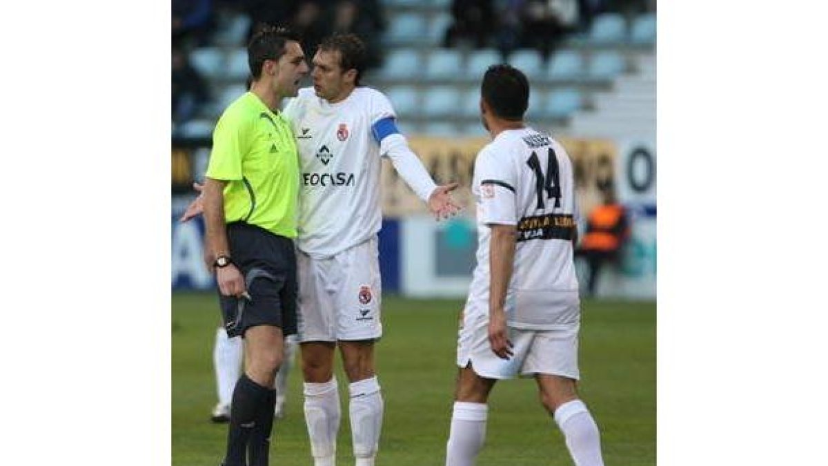 Los arbitrajes gallegos siguen perjudicando a la Cultural