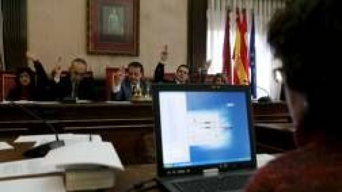 El voto del equipo de gobierno valió para desestimar las alegaciones