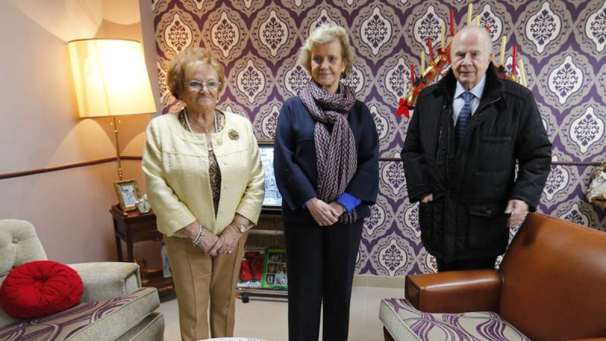 Mercedes García, Soledad Becerril y Javier Amoedo