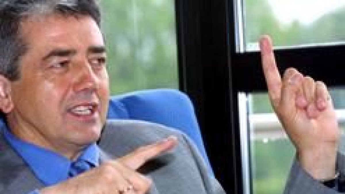 En la foto, una imagen de archivo del actual secretario provincial del PSOE de León, Miguel Martínez