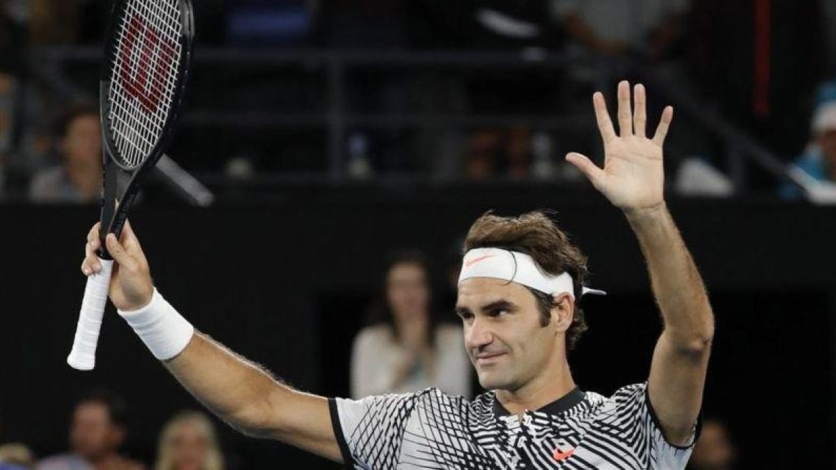 Federer celebra su victoria ante Mischa Zverev.