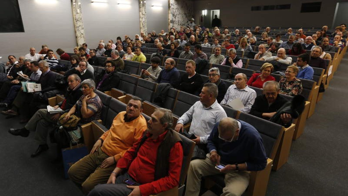 Vista del auditorio que abrió las jornadas de Socialistas Leoneses.