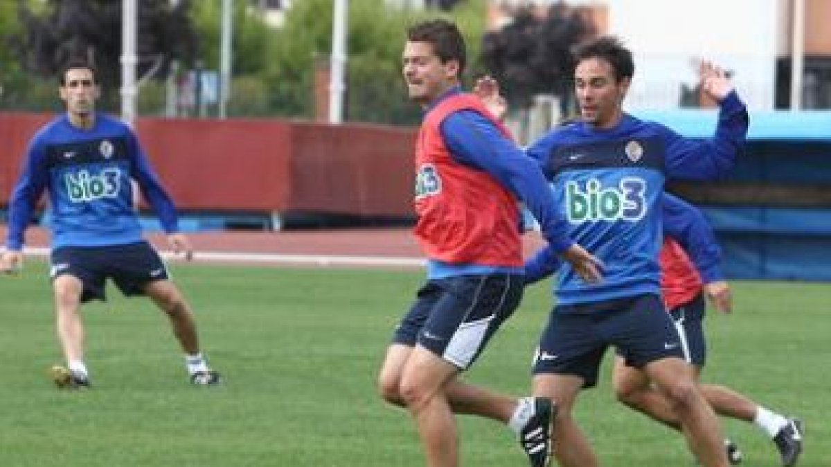 La vuelta de Luis Prieto y Cuadrado y la lesión de David Malo pueden variar la ubicación de Alcaide