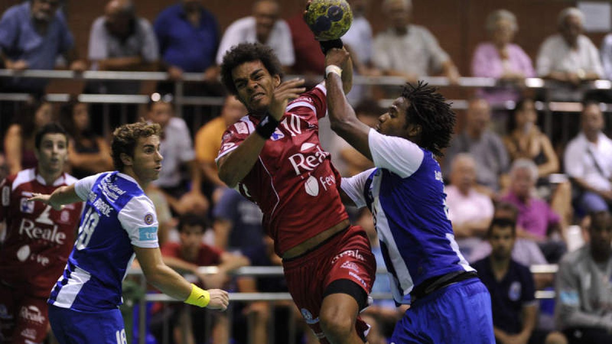 El Ademar, después de los partidos con el Oporto, se enfrentará al Amaya Sport San Antonio.
