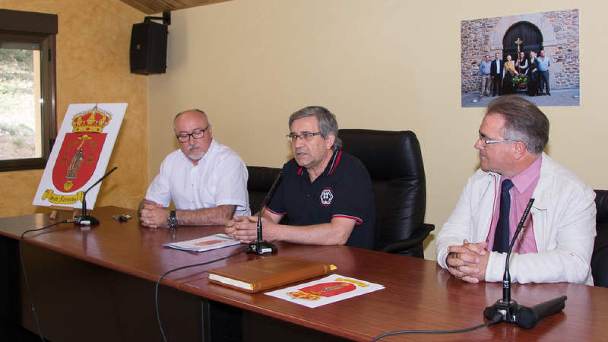 García Ordiz, Olano y el pedáneo de San Facundo. CEBRONES