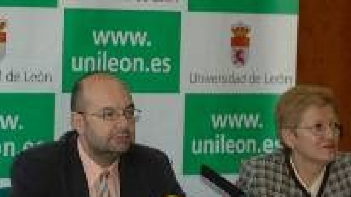 César Chamorro y Eloina Panero, en la presentación celebrada ayer
