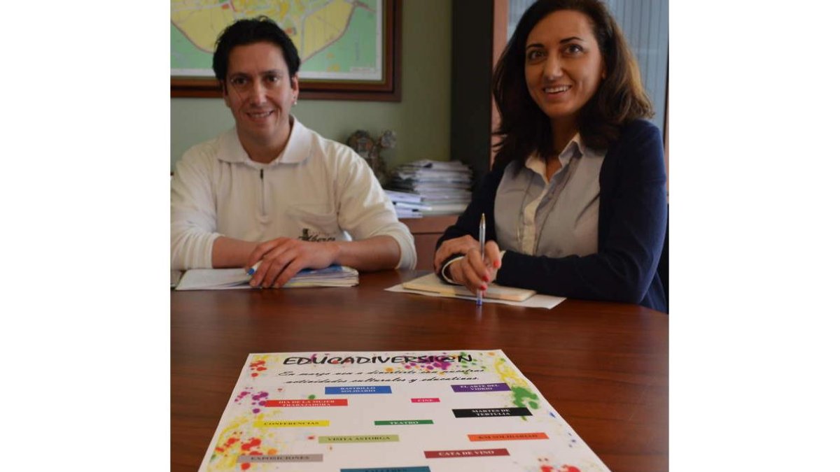 El edil de Cultura y la alcaldesa presentaron el programa. MEDINA