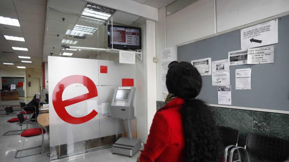 Oficina de empleo en la capital.