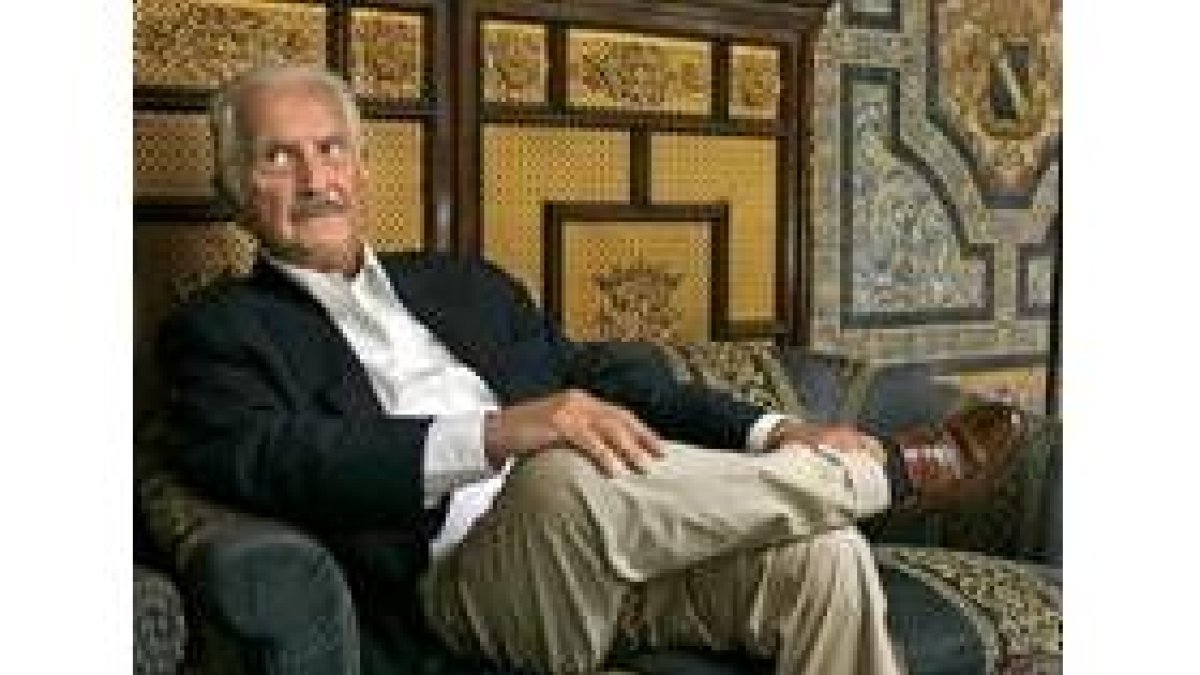 El muy galardonado escritor mexicano Carlos Fuentes