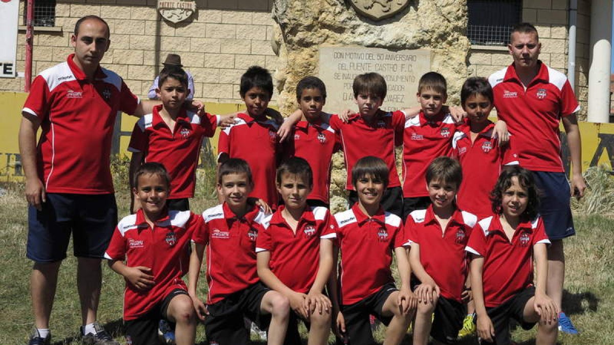 Formación del equipo del Puente Castro benjamín que se proclamó campeón autonómico.