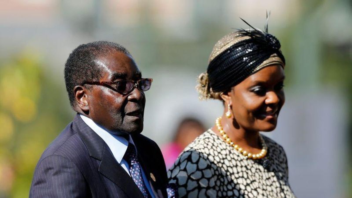 La pareja Robert y Grace Mugabe.