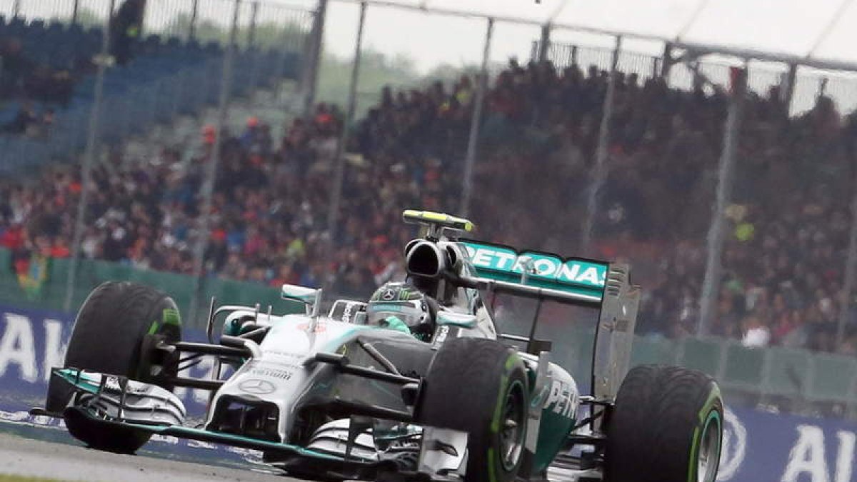 Rosberg saldrá hoy en Silverstone a reforzar su liderato.