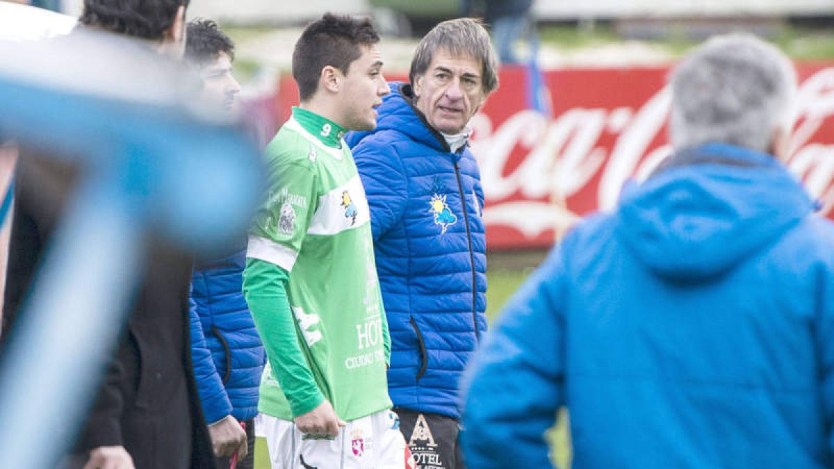 Diego Zamora, que ya debutó con la elástica verde, podría hacerlo el sábado ante su afición.