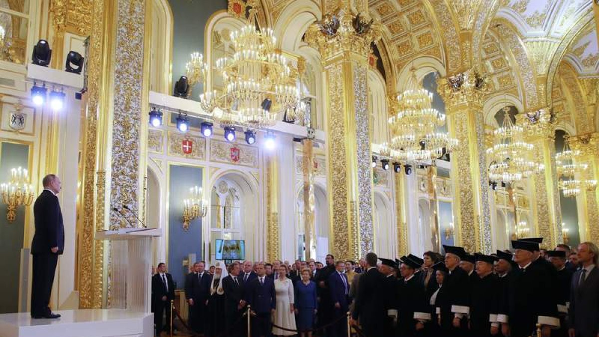 Vladimir Putin durante la ceremonia de su investidura presidencial. EKATERINA SHTUKINA