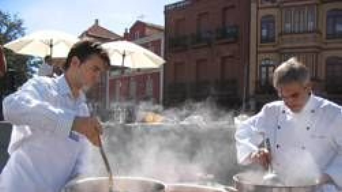 La hostelería bañezana ha convertido la típica legumbre de la zona en una fiesta popular