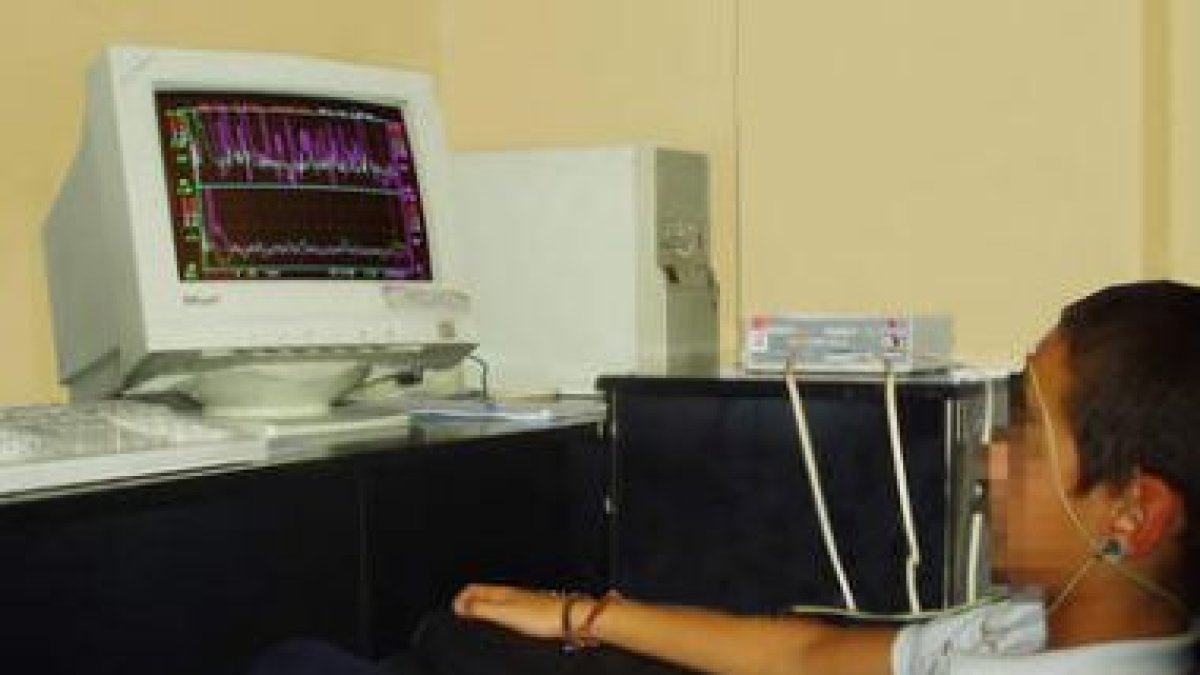 La medición de las ondas eléctricas del córtex prefrontal es una de las pruebas del diagnóstico.