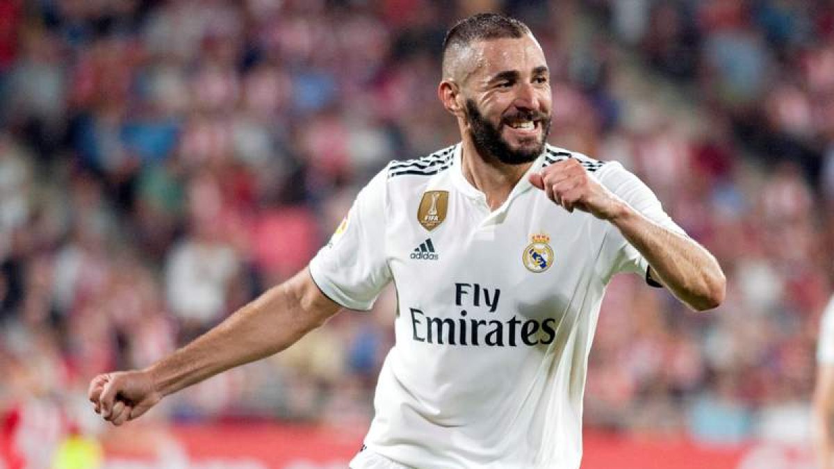 Benzema asegura que está «preparado» para terminar la temporada con más de treinta goles. ROBIN TOWNSEND