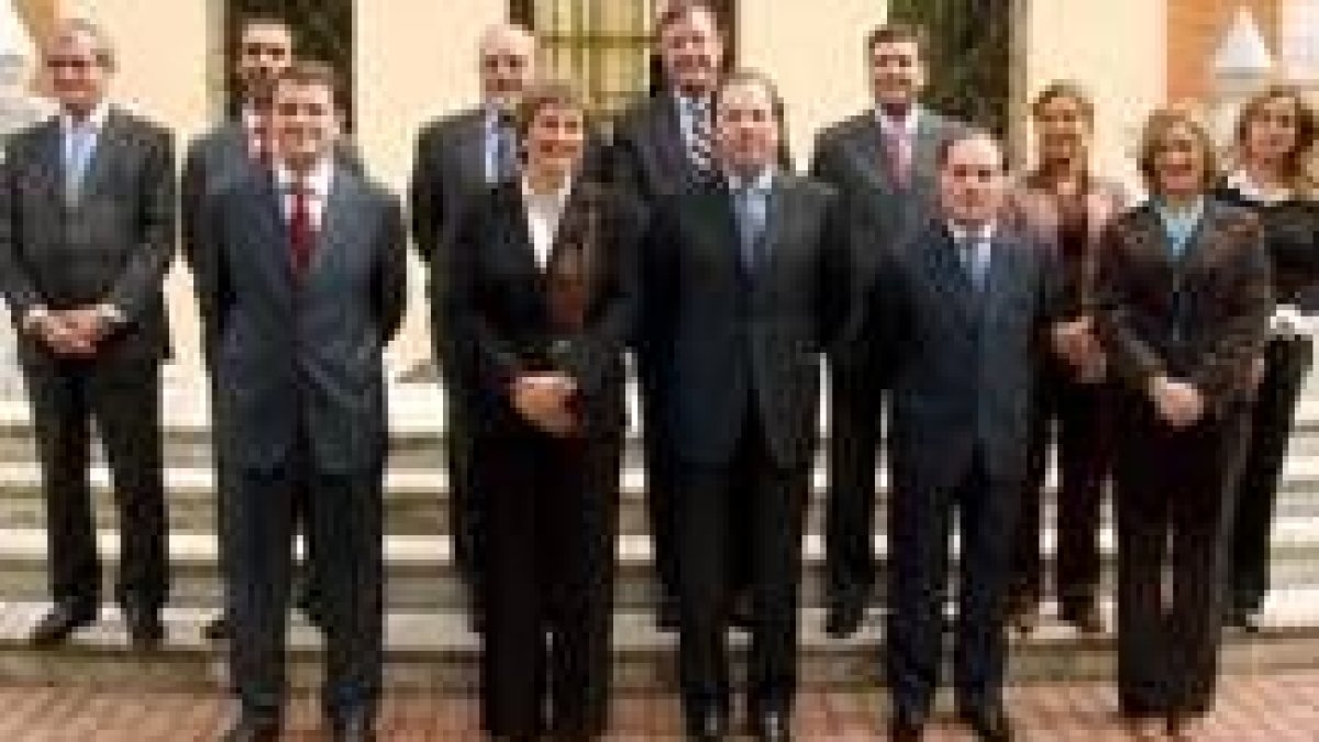 El nuevo Gobierno de Castilla y León fue la foto de la semana