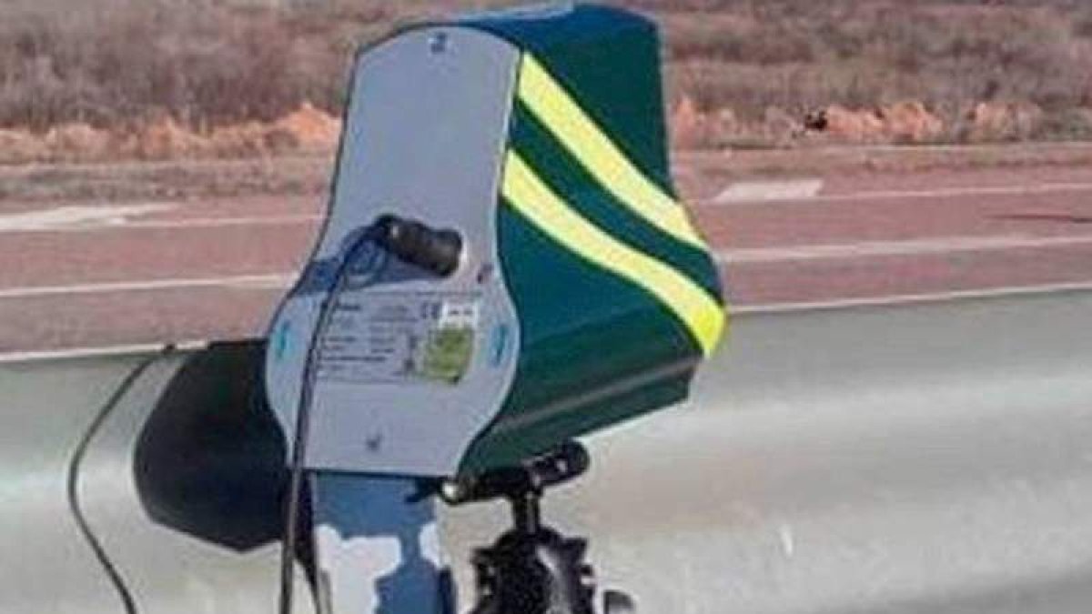 Uno de los dispositivos veloláser de la DGT. DL