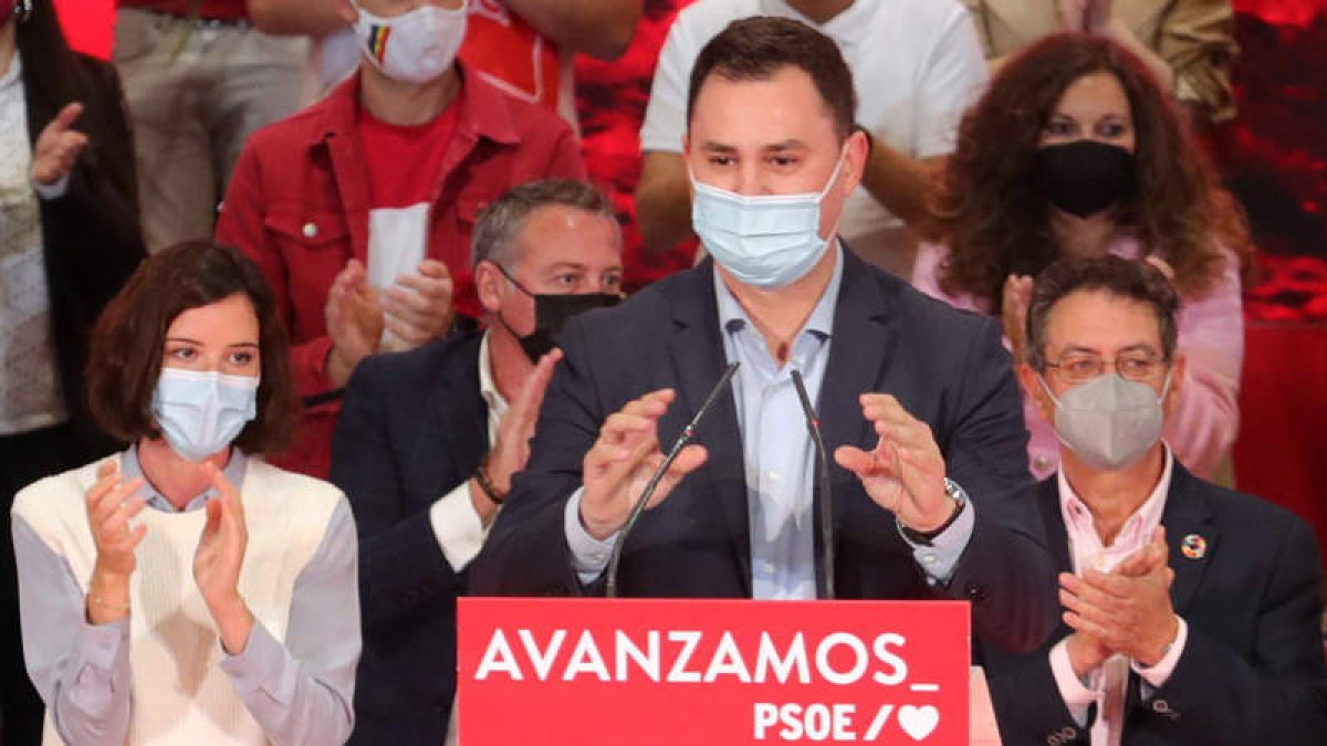 Cendón dijo que el PP dejó a muchos «humildes detrás». ANA F. BARREDO