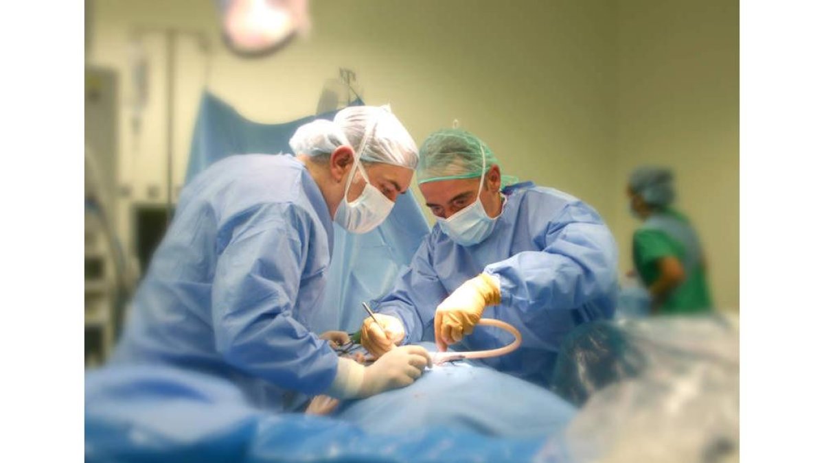 Intervención quirúrgica en el Hospital de León