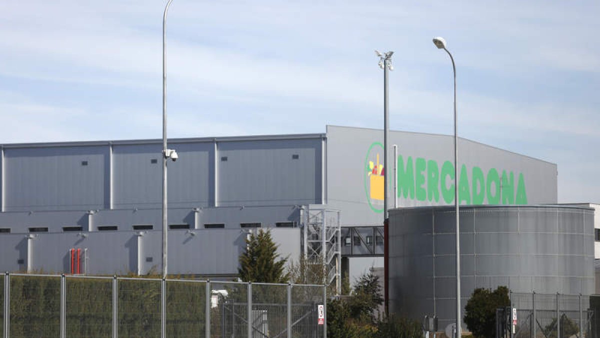 Imagen exterior de una de las empresas que han elegido el polígono para su actividad.