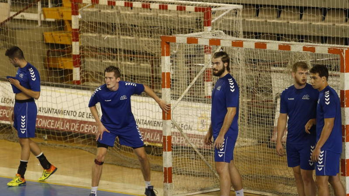 El Ademar afronta una semana con doble competición: mañana la Liga y el sábado la Copa EHF.