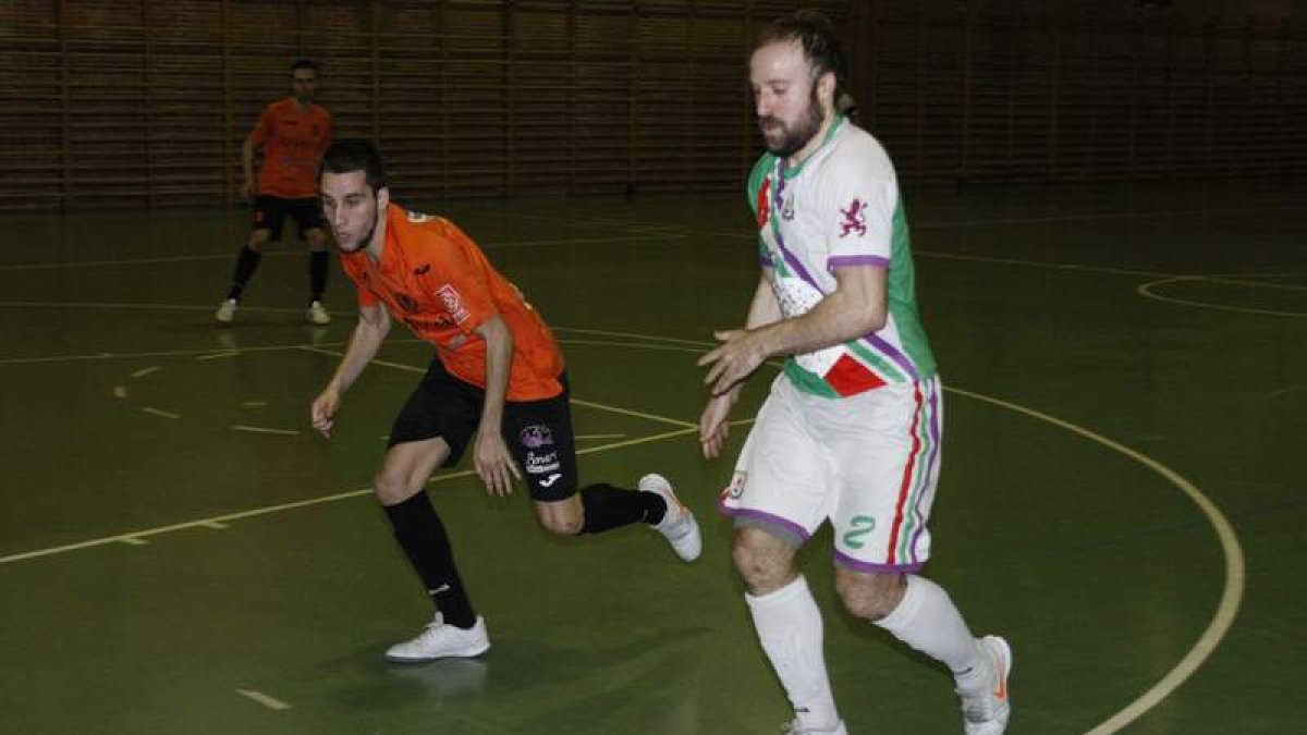 Javi Fernández fue el jugador local más resolutivo.