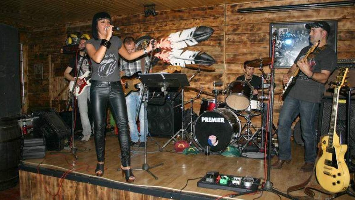 El veterano grupo Old String se hace llamar ahora La Old String Band.