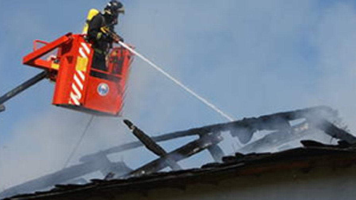Actualmente trabajan en el parque de bomberos de Ponferrada 35 bomberos.