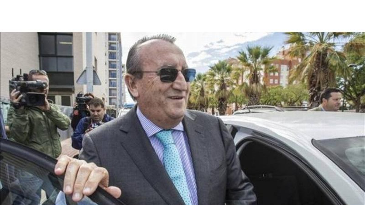 Carlos Fabra, a la salida de la Audiencia Provincial de Castellón, el pasado 30 de octubre.