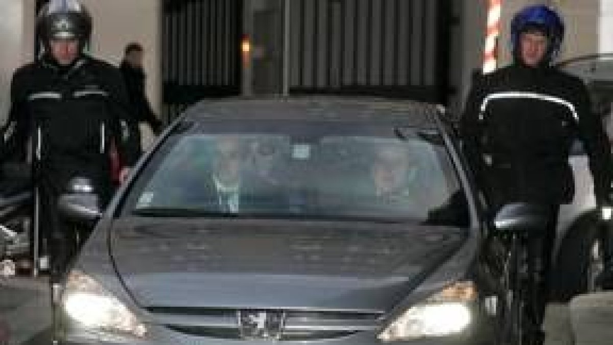 Momento en el que Dominique de Villepin llega al Tribunal de Gran Instancia de París