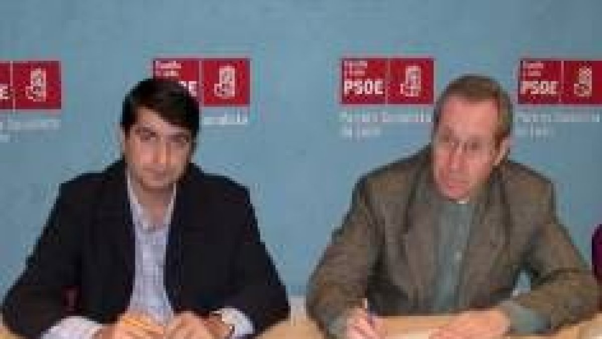 David Álvarez y Antonio Losa durante la comparecencia de ayer en León