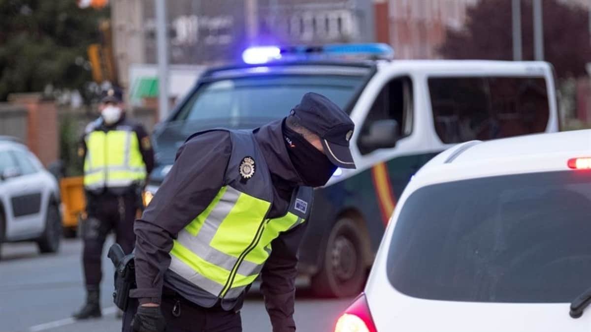 Qué hacer si me para la Policía durante la cuarentena
