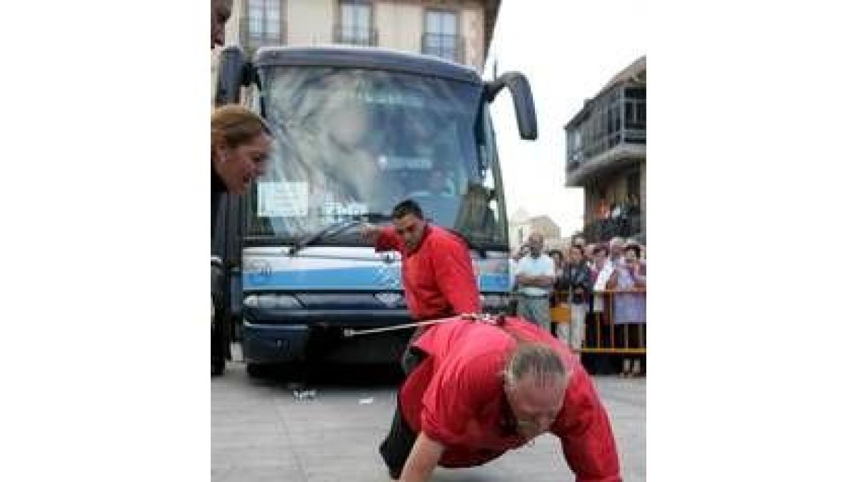 Un momento de la celebración de la recogida de la hierba