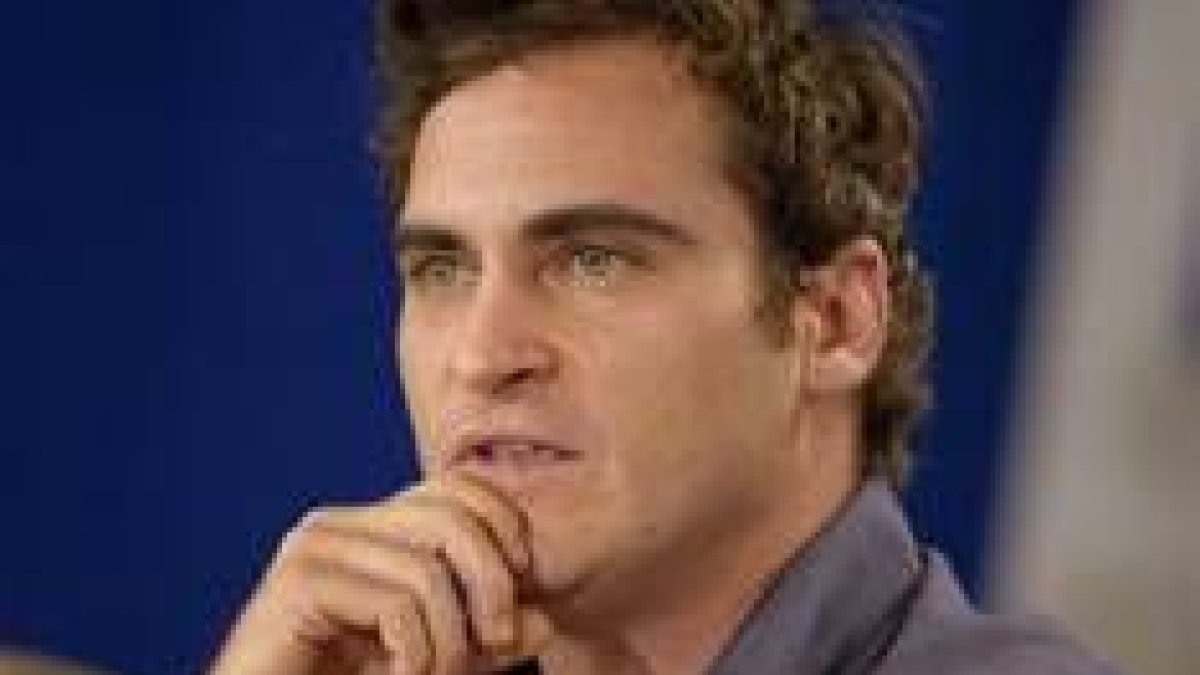 El actor Joaquin Phoenix protagoniza con Reese Witherspoon «En la cuerda floja»