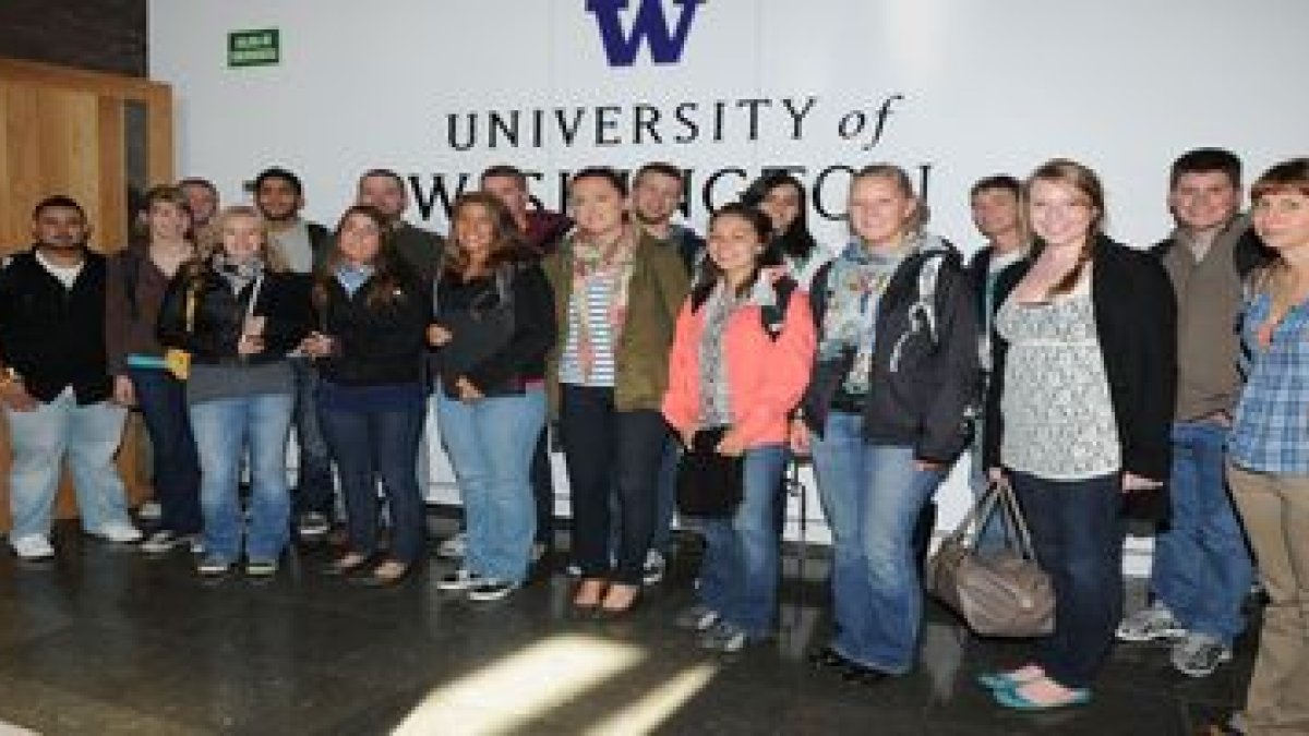 El grupo de alumnos de la Universidad de Washington que este trimestre aprenderán español en León.