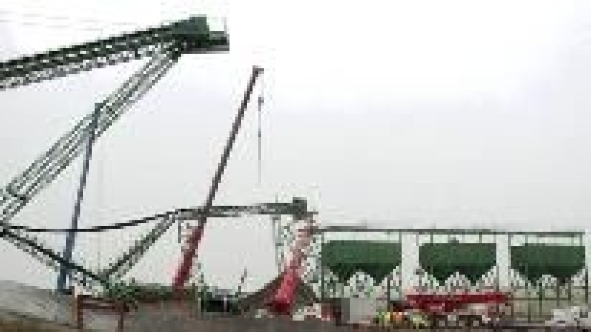 La cinta que transportaba las tolvas quebró sepultando a los trabajadores bajo toneladas de grava